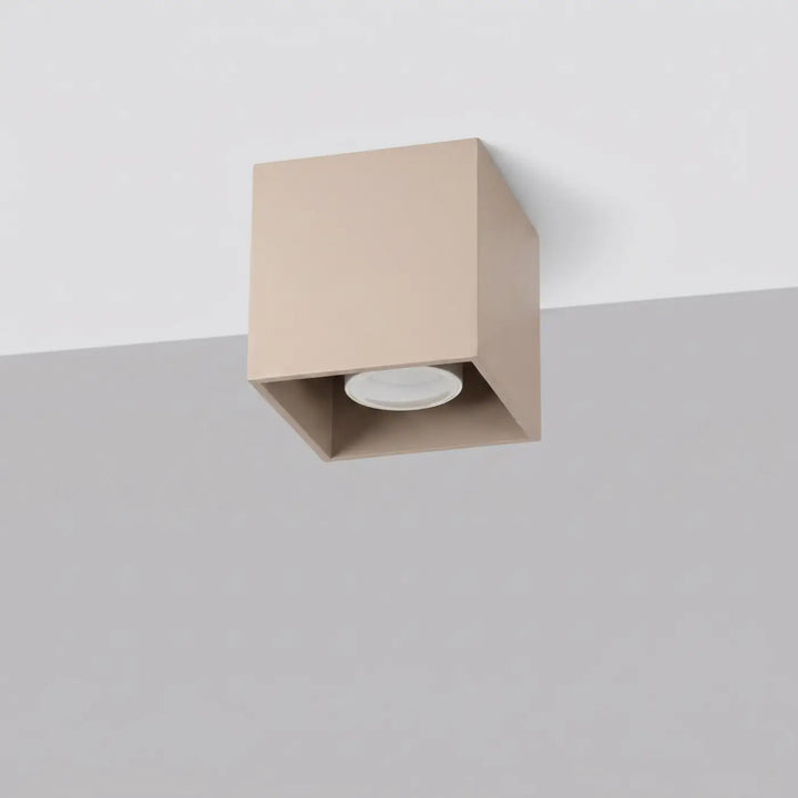 Luminaire Plafonnier taupe éteinte, vue rapprochée