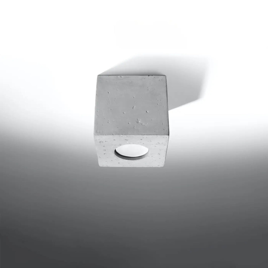 Luminaire Plafonnier gris éteinte, vue rapprochée