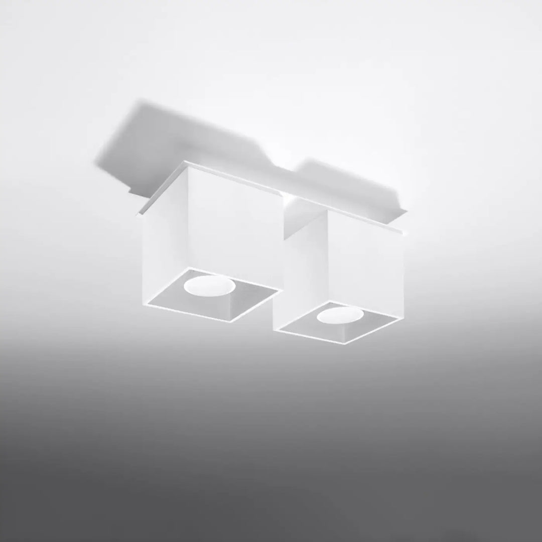 Luminaire Plafonnier blanc éteinte, vue rapprochée