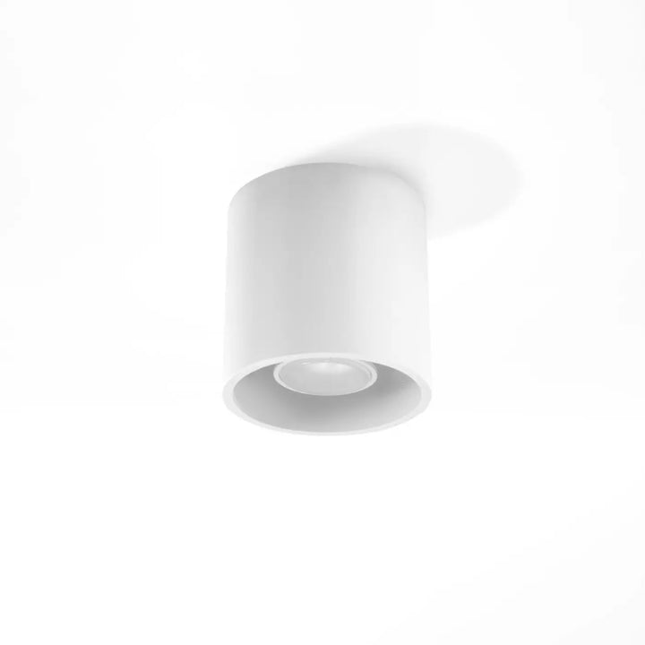 Luminaire Plafonnier blanc éteinte, vue rapprochée