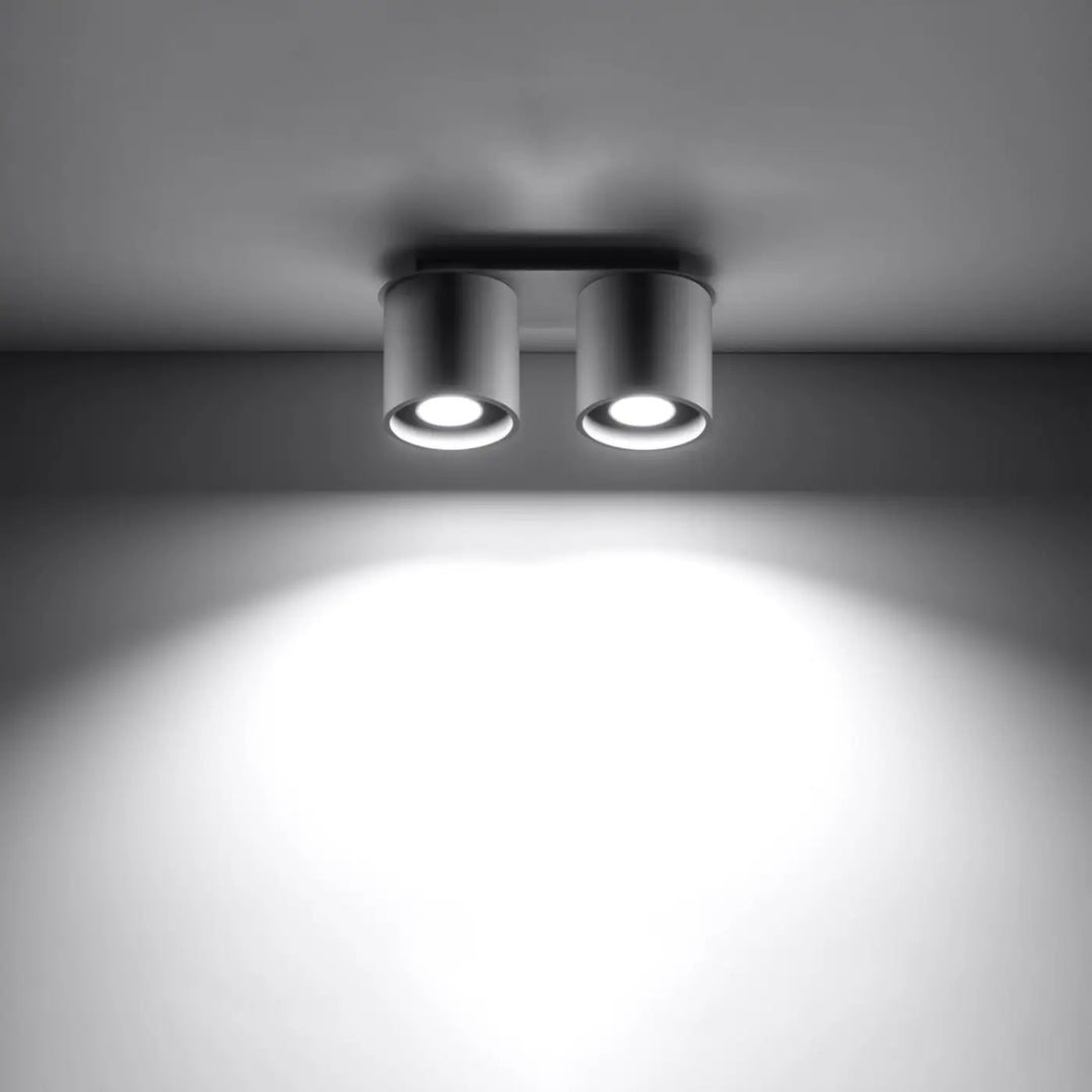 Luminaire Plafonnier gris allumée, vue rapprochée
