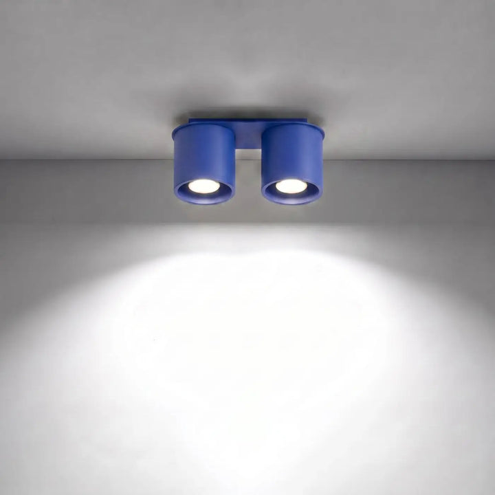 Luminaire Plafonnier outremer allumée, vue rapprochée