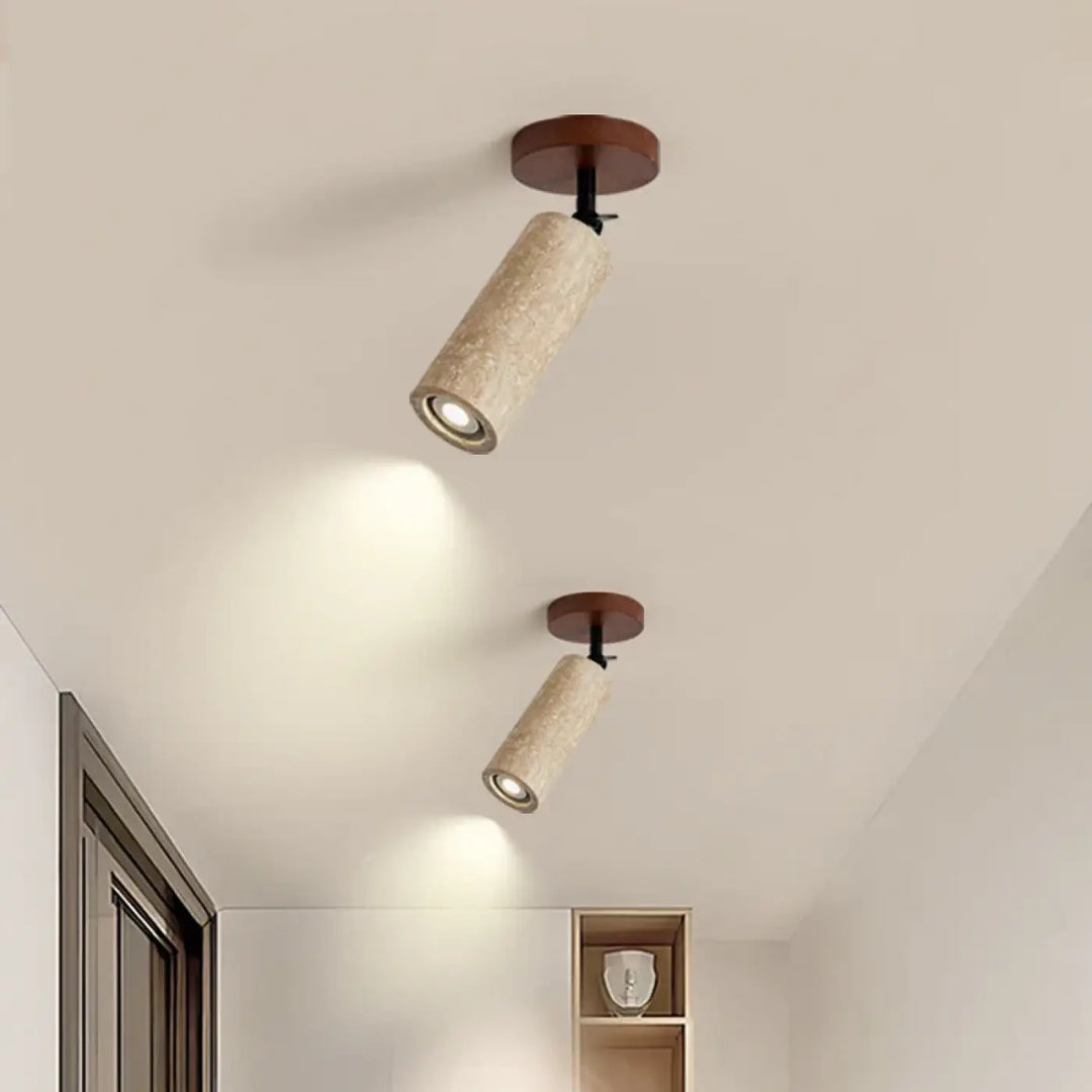 Plafonnier spot orientable en travertin jaune et bois chic