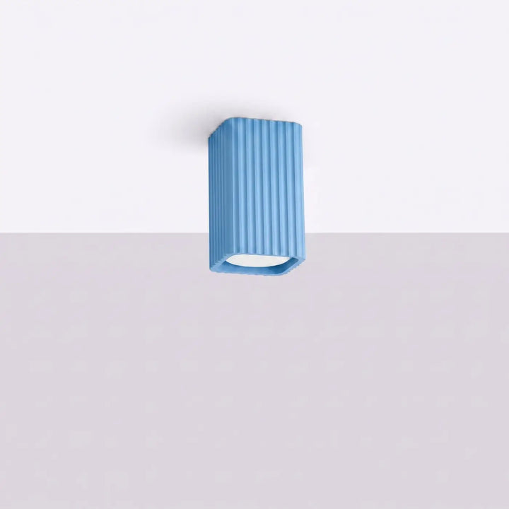 Plafonnier Rayo bleu azur en aluminium cannelé, éteint
