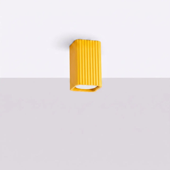Plafonnier Rayo jaune en aluminium cannelé, éteint