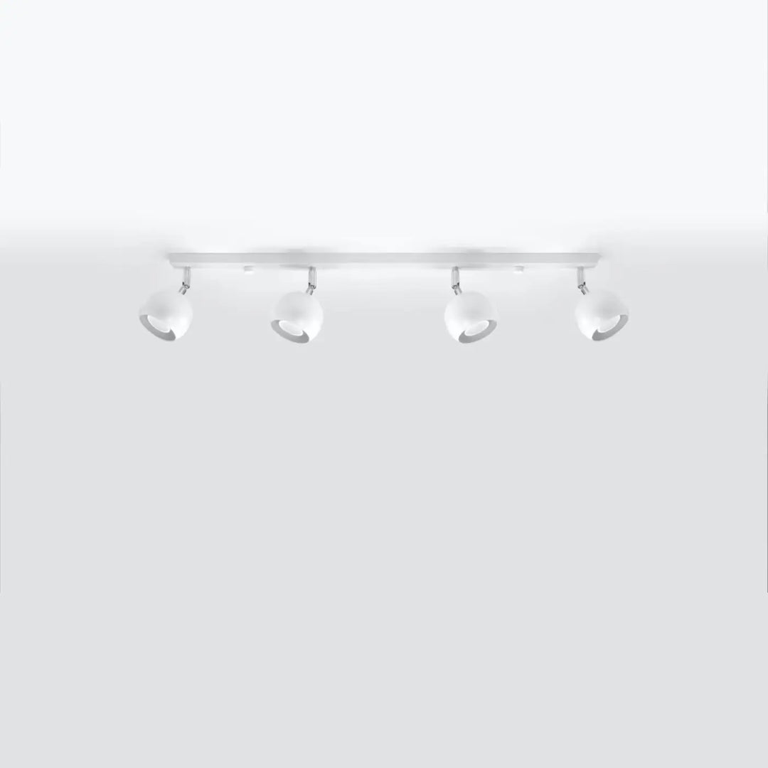 Luminaire plafonnier blanc éteint, vue rapprochée