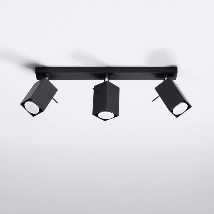 Luminaire plafonnier noir éteint, vue rapprochée