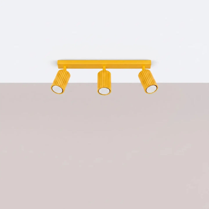 Luminaire Plafonnier jaune éteinte, vue rapprochée