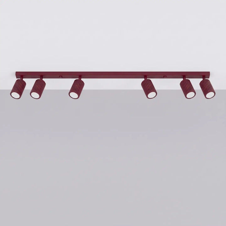Luminaire Plafonnier bordeaux éteinte, vue rapprochée