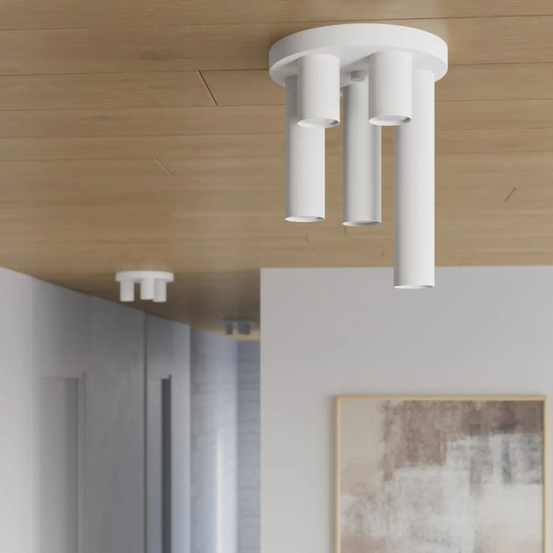 Luminaire Plafonnier blanc allumée, vue rapprochée