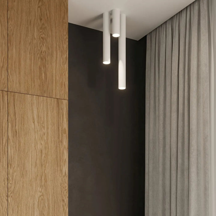 Luminaire Plafonnier blanc allumée, vue rapprochée