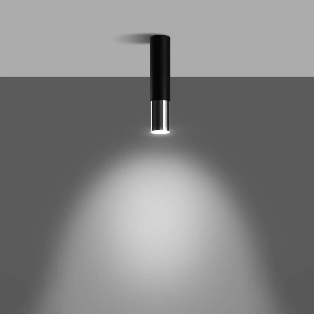 Luminaire Plafonnier noir/chromé allumée, vue rapprochée