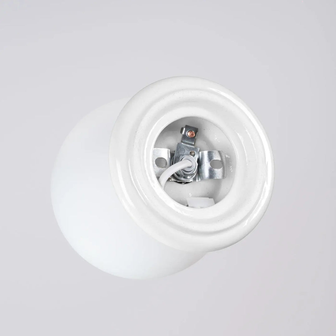 Plafonnier zori blanc avec douille en céramique blanche et câblage métallique offrant belles qualités esthétiques