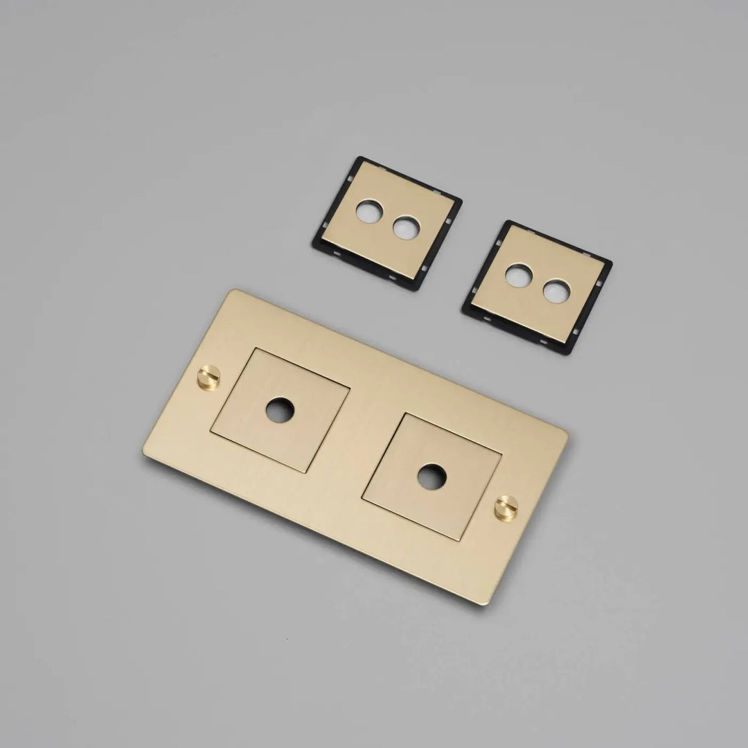 Plaque de finition Wall Plate 2 postes horizontale avec inserts, finition laiton #couleur_dor