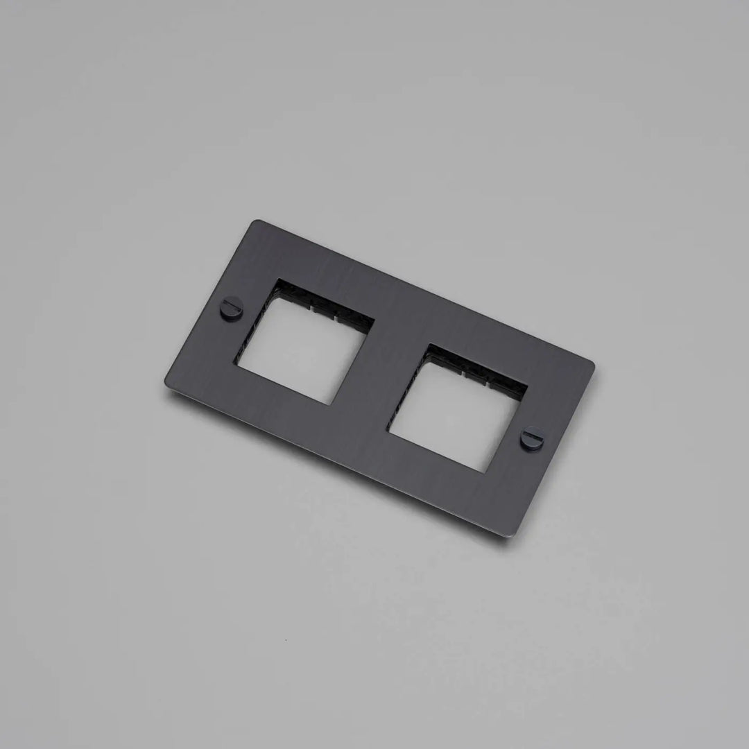 Plaque de finition Wall Plate 2 postes horizontale sans inserts, finition bronze fumé #couleur_gris