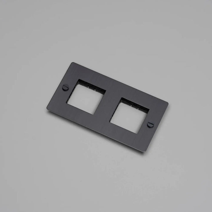 Plaque de finition Wall Plate 2 postes horizontale sans inserts, finition bronze fumé #couleur_gris