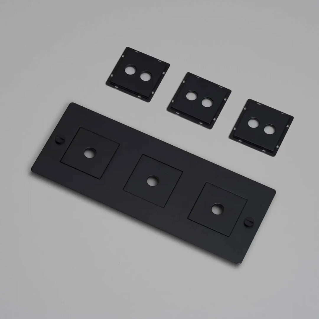 Plaque de finition Wall Plate 3 postes horizontale avec inserts, finition noire #couleur_noir