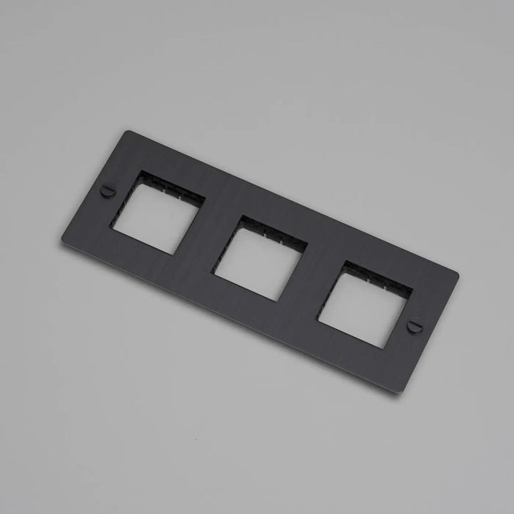 Plaque de finition Wall Plate 3 postes horizontale sans inserts, finition bronze fumé #couleur_gris