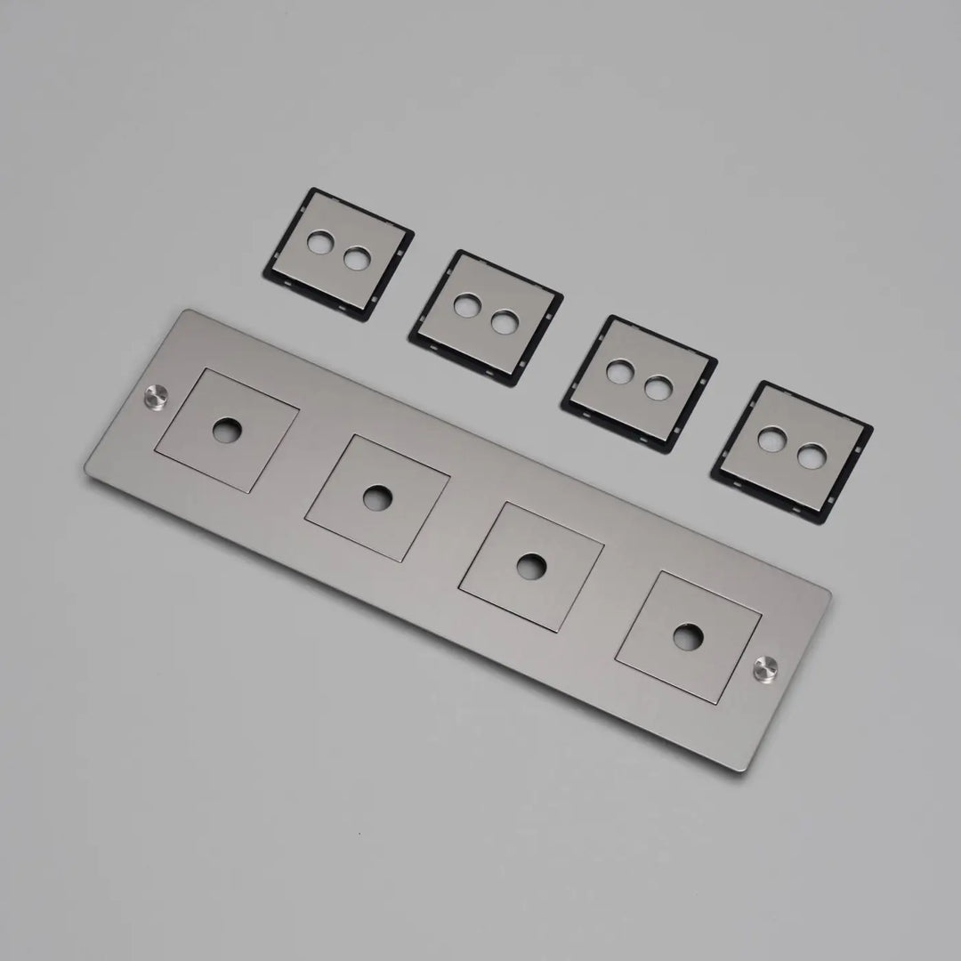 Plaque de finition Wall Plate 4 postes horizontale avec inserts, finition acier #couleur_argent