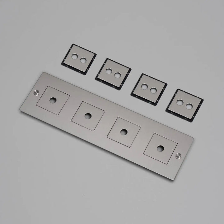 Plaque de finition Wall Plate 4 postes horizontale avec inserts, finition acier #couleur_argent