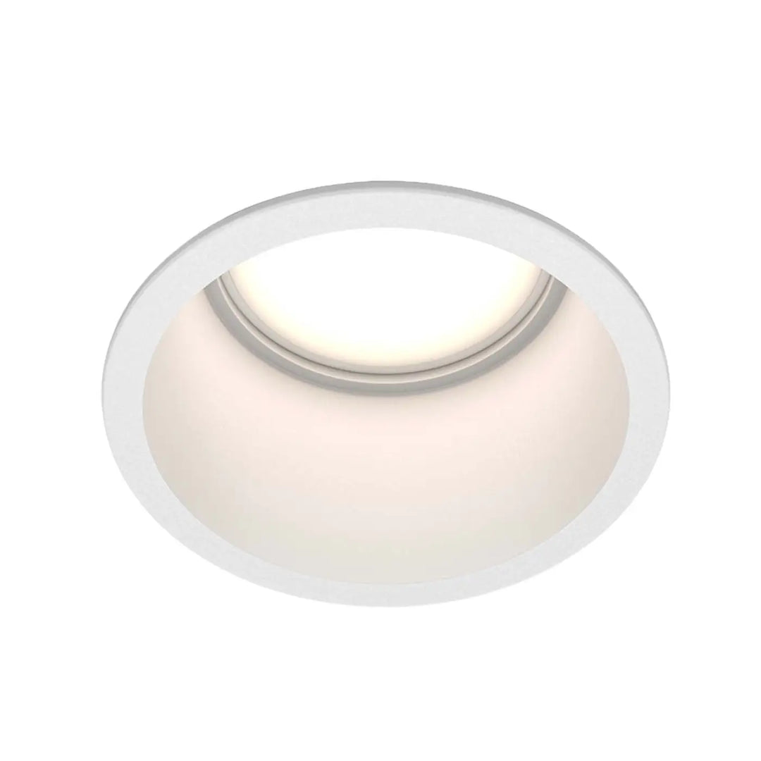 Spot encastré rond à collerette fine en aluminium blanc avec design art déco et éclairage diffus doux