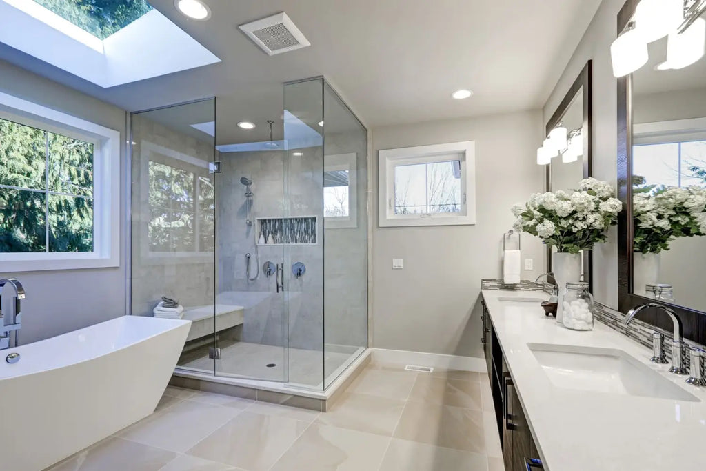 La altura ideal para un aplique de pared de baño