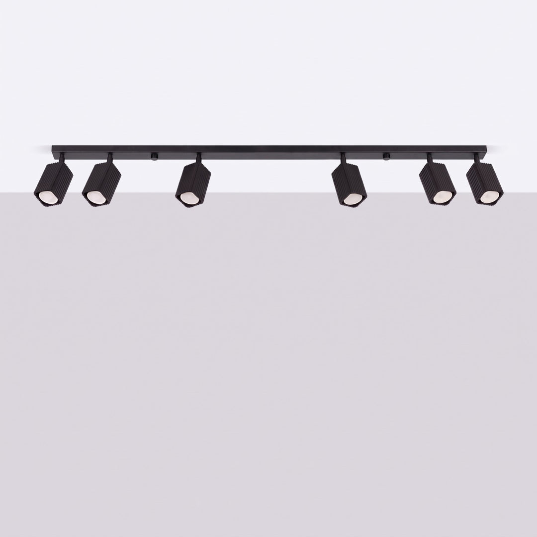 Plafonnier Rayo noir en rampe à spots orientables, éteint