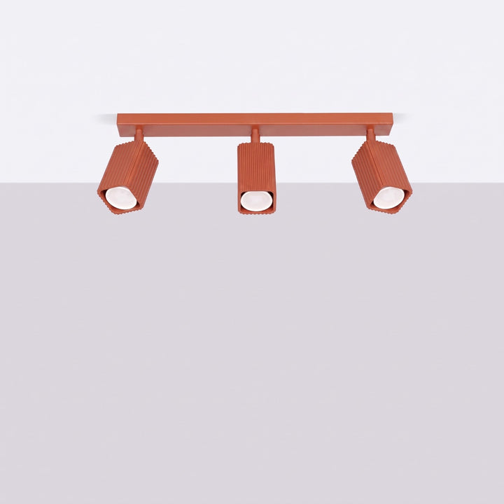 Plafonnier Rayo ocre rouge en rampe à spots orientables, éteint