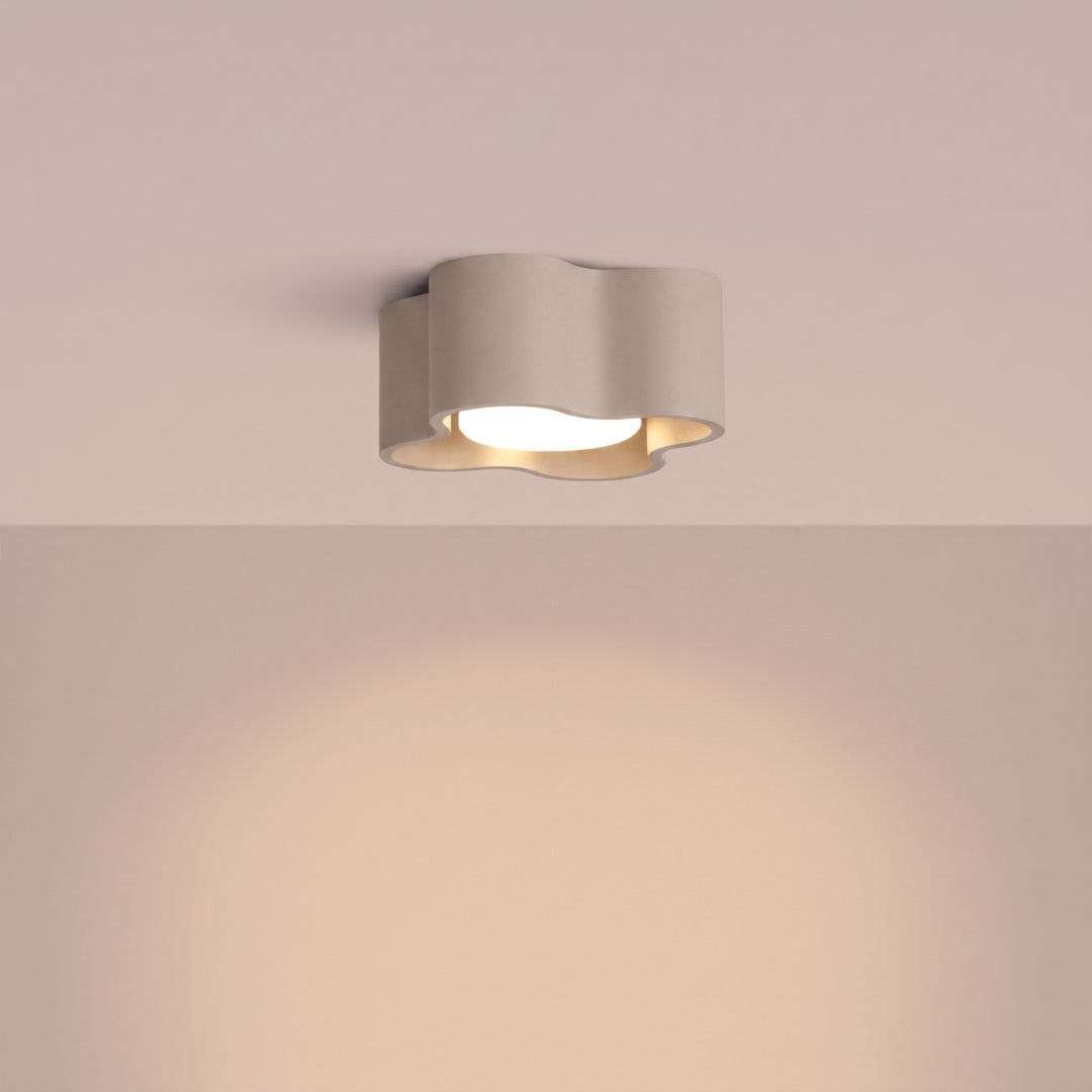 Plafonnier Ovio taupe en aluminium, allumé