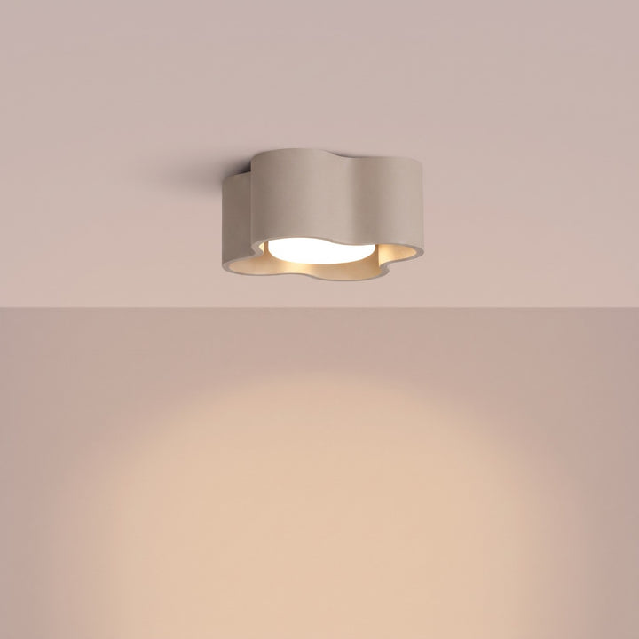 Plafonnier Ovio taupe en aluminium, allumé