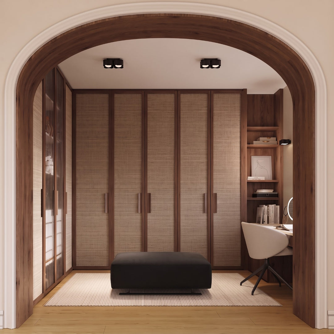 Plafonnier Ovio noir en aluminium au plafond d'un dressing