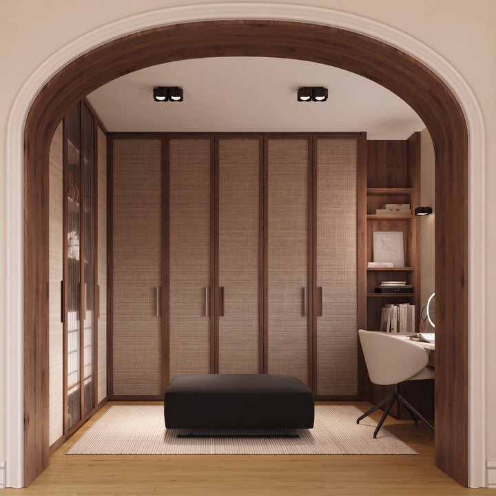 Plafonnier Ovio noir en aluminium au plafond d'un dressing
