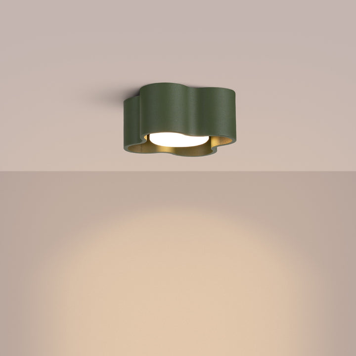 Plafonnier Ovio vert olive en aluminium, allumé