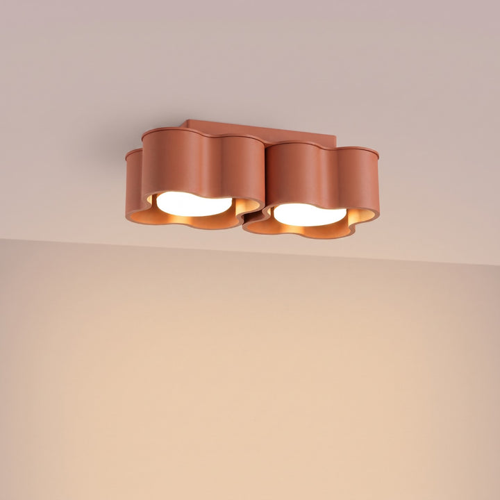 Plafonnier Ovio ocre rouge en aluminium, allumé