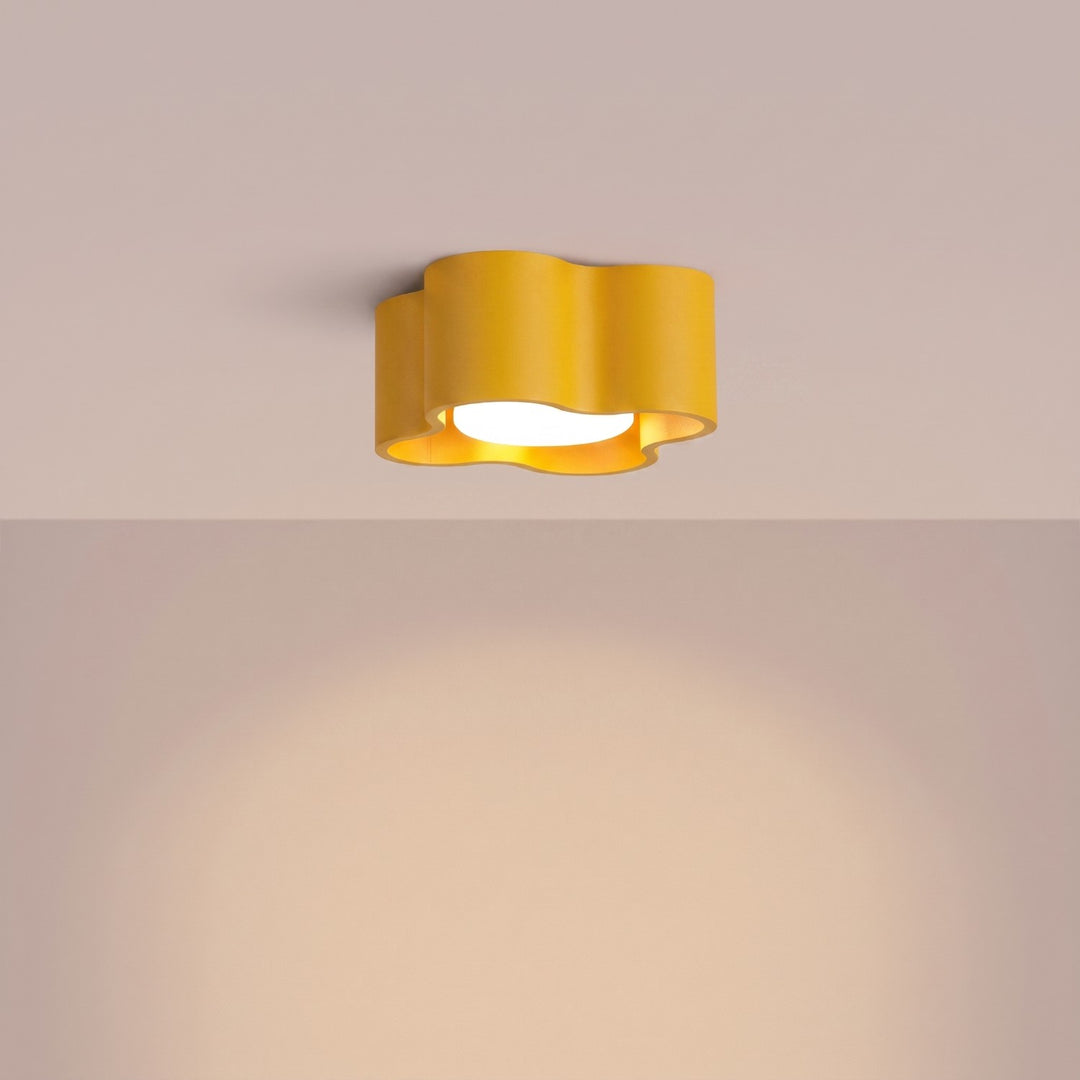 Plafonnier Ovio jaune en aluminium, allumé