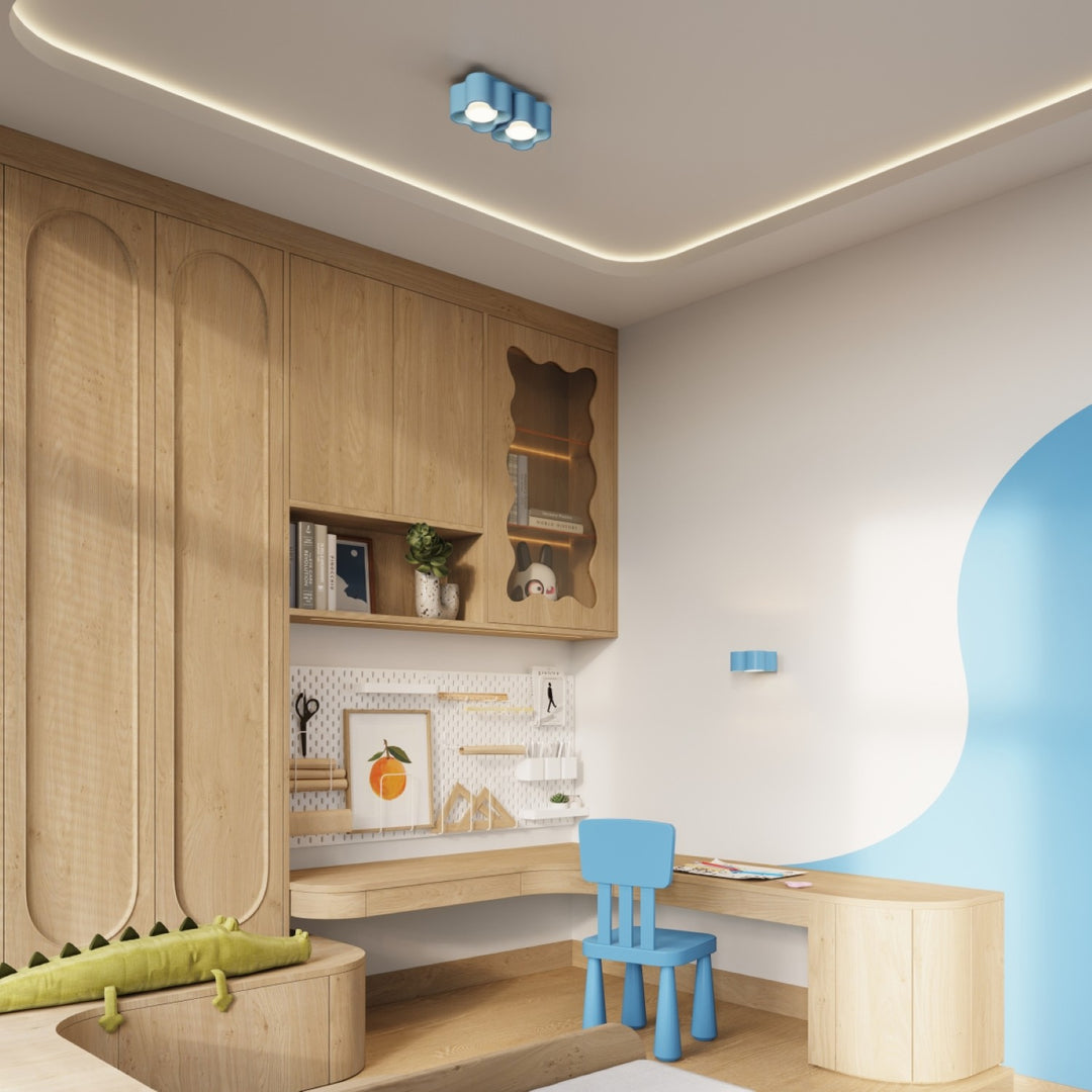 Plafonnier Ovio bleu azur en aluminium dans un intérieur contemporain