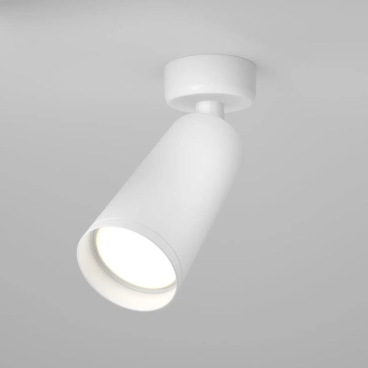 Spot directionnel blanc mat avec base ronde et design conique élégant pour l’éclairage focus encastré