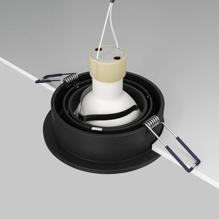 Spot encastrable rond atom avec grille beige et ampoule gu10 orientable blanche pour éclairage plafond