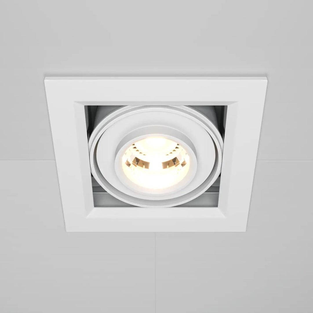 Spot metal modern led carré avec lumière led encastrée carrée blanche et ampoule circulaire centrale allumée