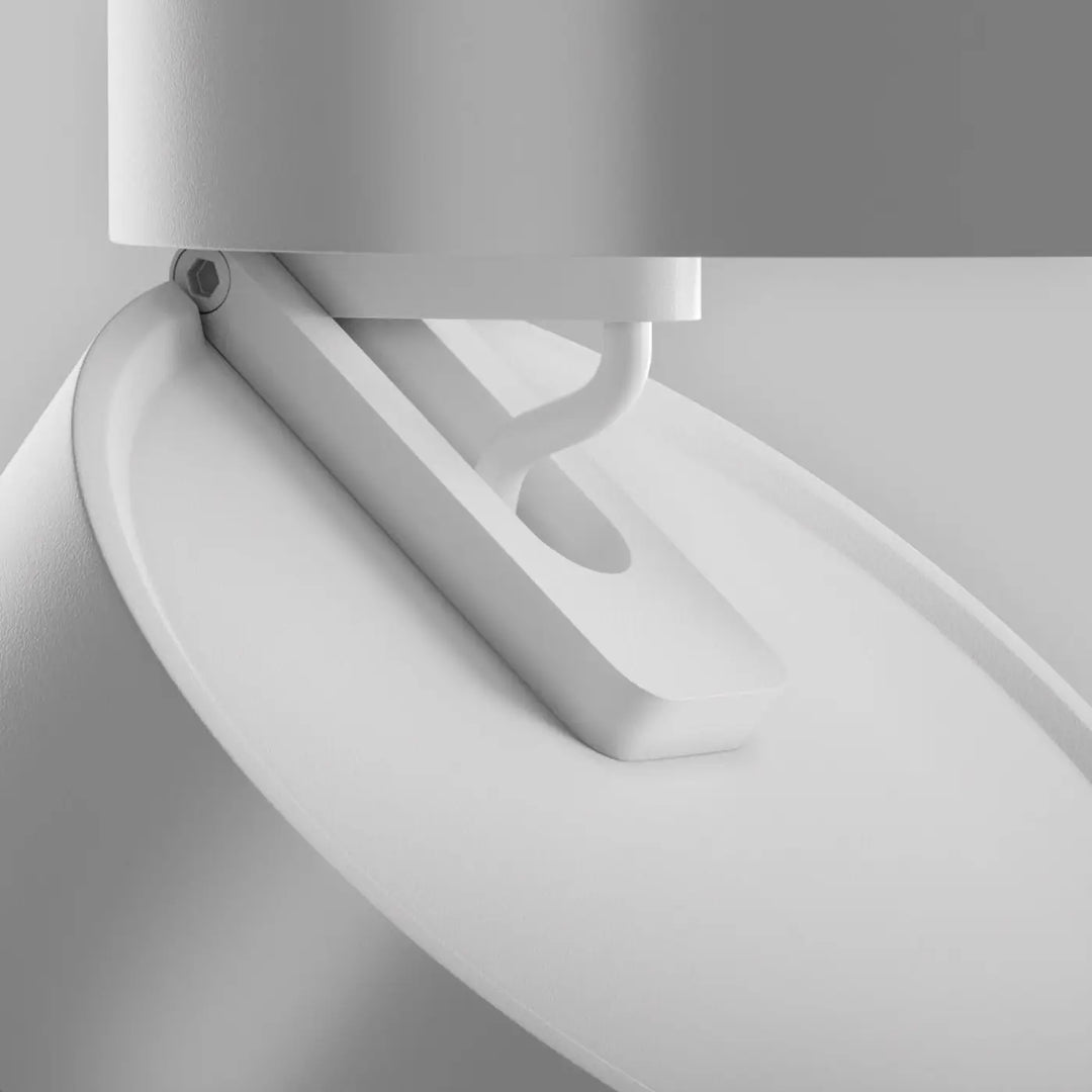 Siege de toilette blanc en ceramique avec design moderne et charniere integree pour disque rétractable spot onda