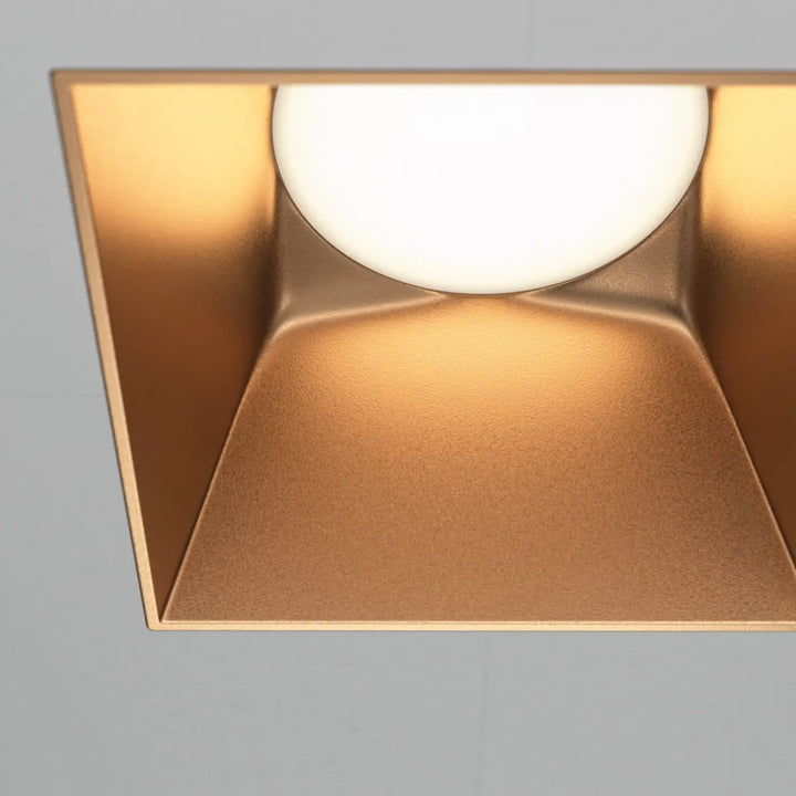 Spot | SHARE carré éclairage encastré carré avec finition dorée en acier doré et ampoule led blanche circulaire