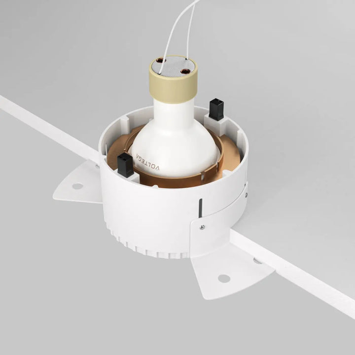 Logement moteur de ventilateur de plafond blanc et or avec design moderne pour le spot encastré share rond
