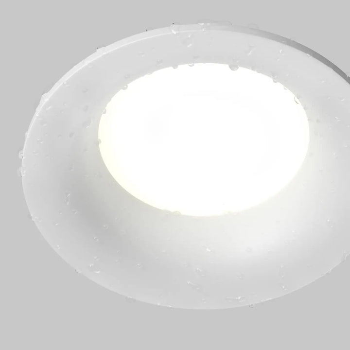 Spot encastré blanc rond discret avec diffuseur en verre dépoli pour éclairage général plafond encastré