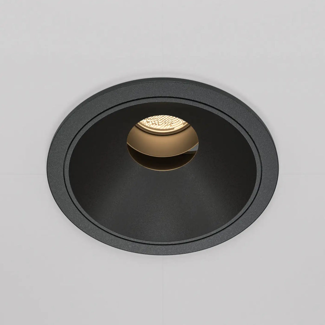 Spot led encastré noir avec led intégrée dorée au centre orientable modèle spot | wise
