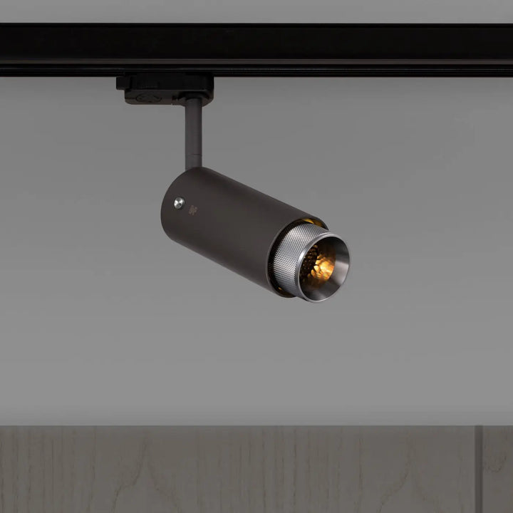 Spot sur rail Exhaust à gravure quadrillée Graphite, finition acier #couleur_argent