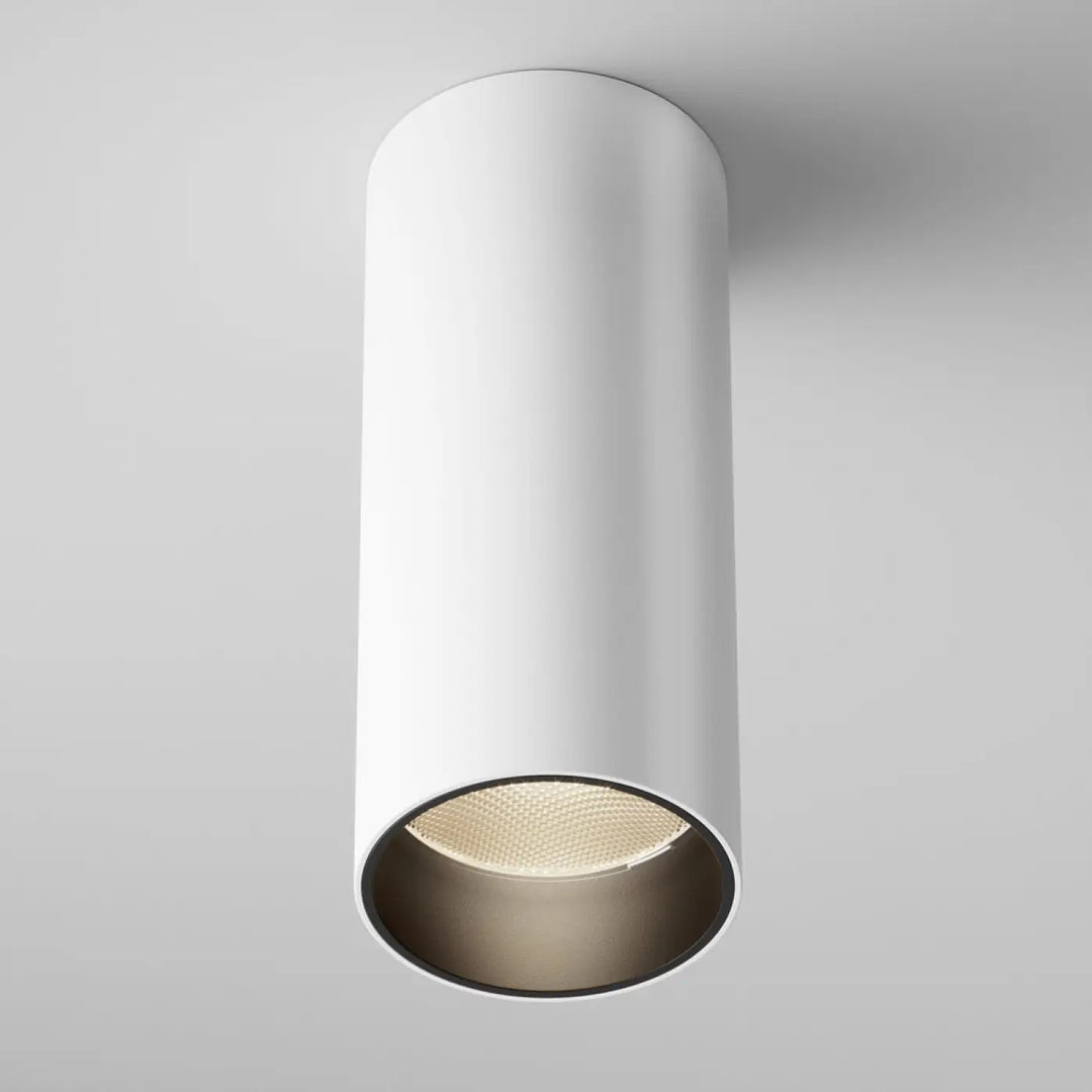 Spot focus led cylindre blanc avec panneau led intégrée doré texturé version dimmable encastrée au plafond