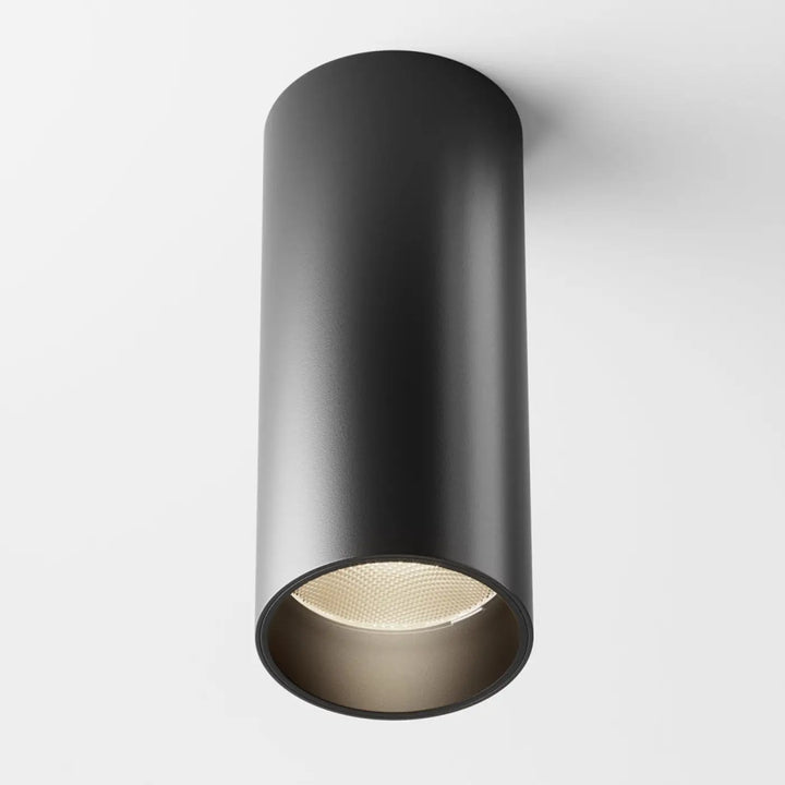 Spot focus led cylindre noir encastré avec finition mate et intérieur doré texturé led intégrée version dimmable