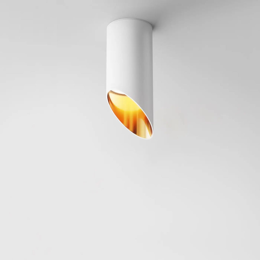 Spot lipari long cylindre blanc avec intérieur doré pour un éclairage élégant en acier noir