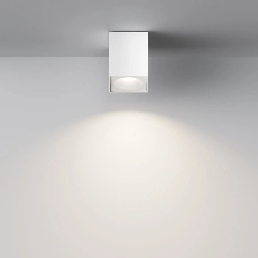 Spot zoom volume carré plafonnier blanc moderne carré en saillie avec design minimaliste élégant