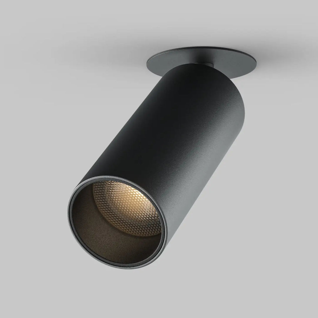 Spot focus led cylindrique en finition mate noire avec led intégrée ton chaud visible pour éclairage encastré
